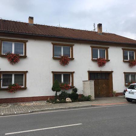 شقة Apartman Olesnik المظهر الخارجي الصورة