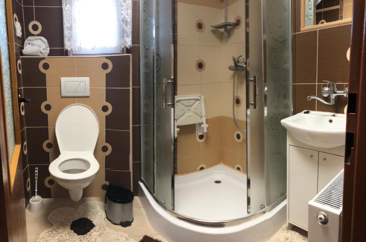 شقة Apartman Olesnik المظهر الخارجي الصورة